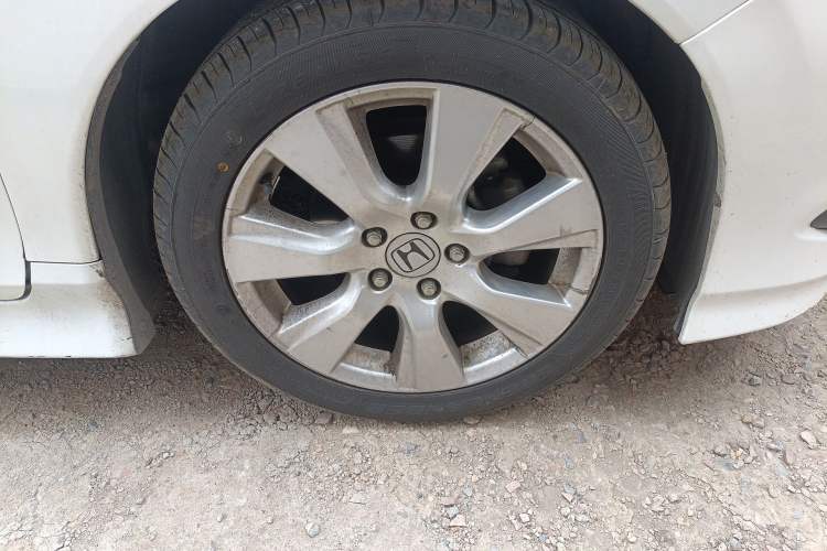 Used Honda Jade 2016 1.8L Automatic Comfort Elite Version 5 Seats Right Front Wheel Hub