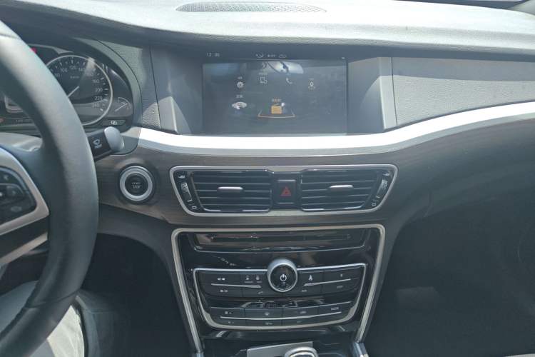 Used Geely Auto Emgrand GT 2017 1.8T Luxury Model
