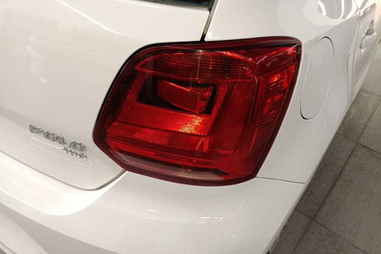 Used Volkswagen Polo 2016 1.6L Automatic Comfort Model
