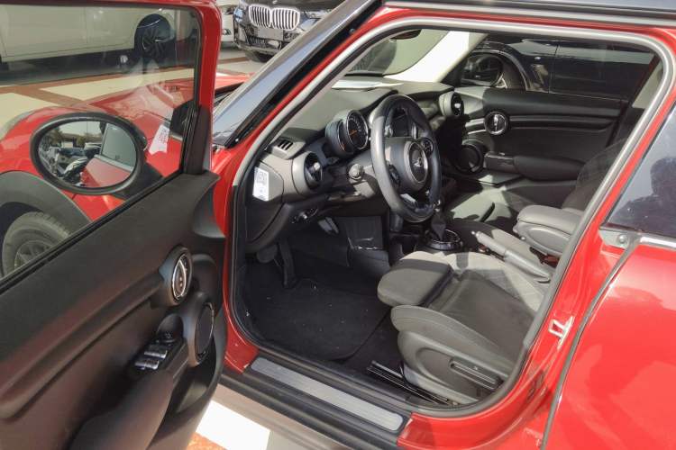 Used MINI MINI 2016 1.5T COOPER Five-Door Edition