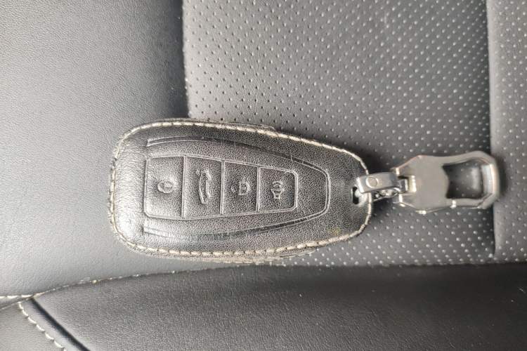 Used Geely Auto Emgrand 2019 Leading Edition 1.5L Manual Luxury Model China VI Standard Vehicle Key