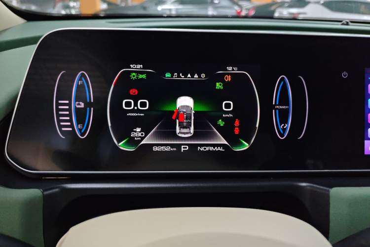 Used ORA Good Cat 2023 401 km Standard Range Luxury Version Lithium Iron Phosphate