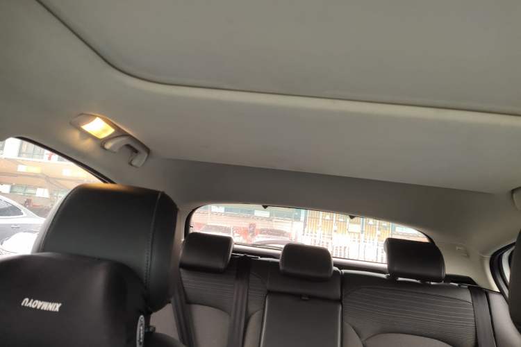 Used Qoros 3 2016 Urban SUV 1.6T Automatic Zhiyue Model Headliner