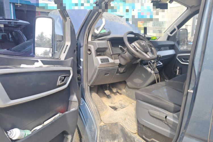 Used Dongfeng Yufeng 2023 V9+ 2.0T Manual Front-Wheel-Drive Multi-Function Mid-Roof Van with 7/8/9 Seats Driver Seat