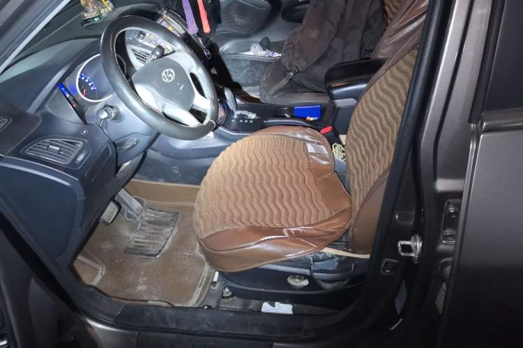 Used Hyundai ix35 2012 2.0L Automatic Two-Wheel Drive New Edition GL Left Front Seat