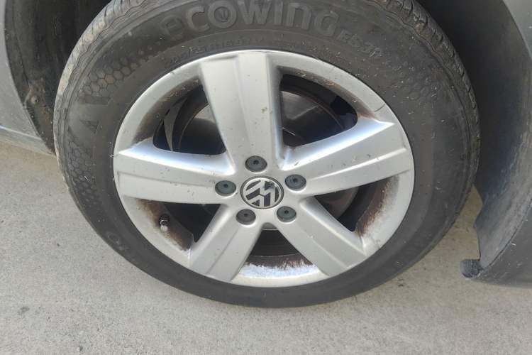 Used Volkswagen Touran 2015 1.4T Manual Fashion Edition 5-Seater Right Front Wheel Hub