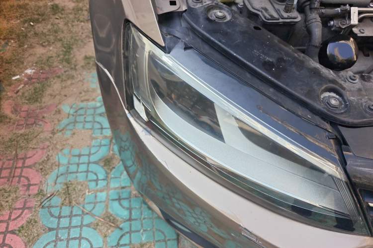 Used Volkswagen Sagitar 2014 Revised Version 1.4TSI Automatic Luxury Edition
