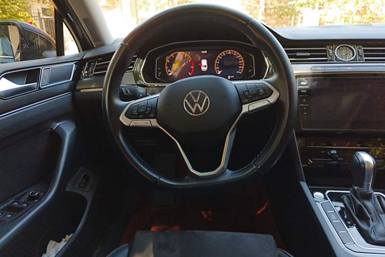 Used Volkswagen Magotan 2021 330TSI DSG 30th Anniversary Edition Steering Wheel
