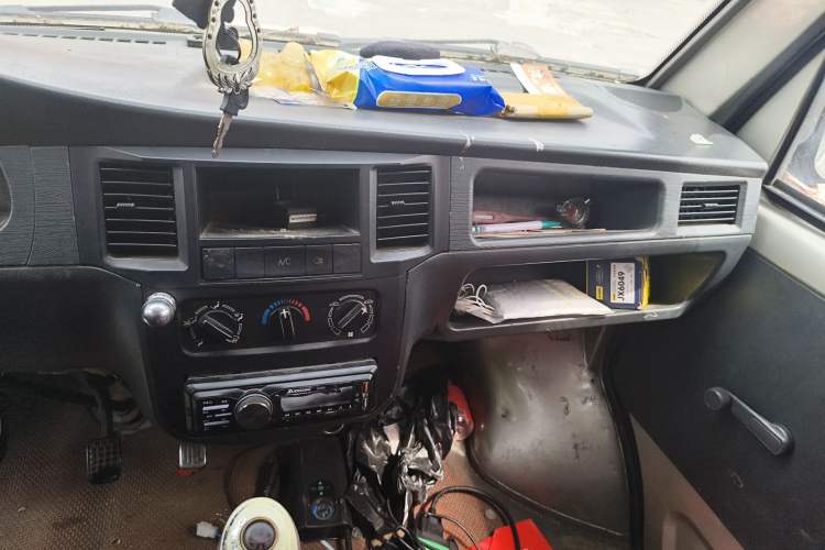 Used Wuling Zhiguang 2010 1.0L Liye Edition Audio And AC Panel