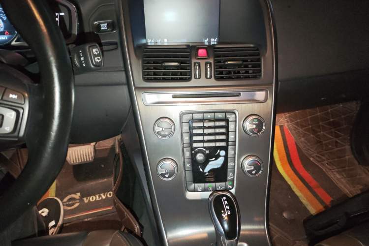 Used Volvo XC60 2015 T5 AWD Zhiyuan Edition
