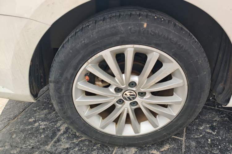 Used Volkswagen Lavida 2013 Revised Version 1.6L Automatic Luxury Edition
