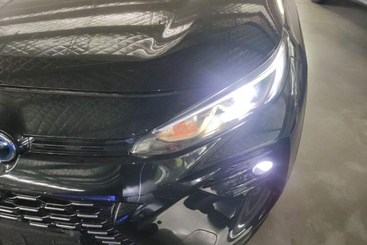 Used Toyota Wildlander 2024 Dual-Motor 2.5L E-CVT Two-Wheel Drive Luxury PLUS Edition
