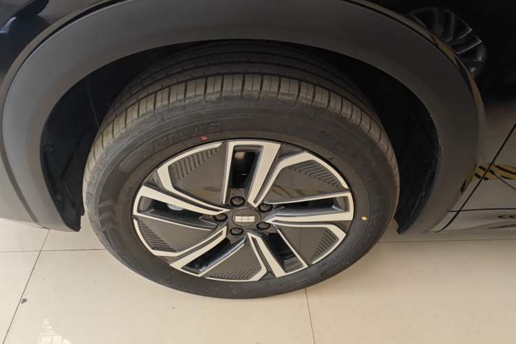 Used Geely Galaxy Xingjian 7 EM-i 2025 120km Exploration+ Version
