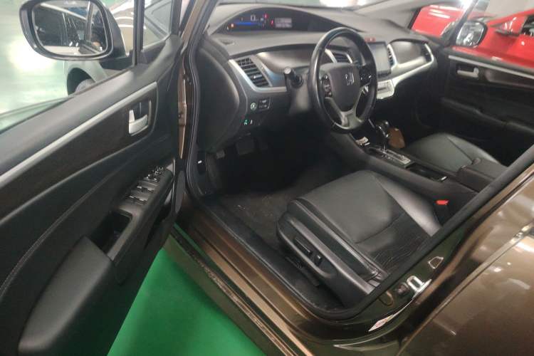 Used Honda Jade 2016 1.8L CVT Luxury Prestige Edition 5-seater Driver Seat