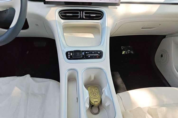 Used Geely Galaxy Geome 2026 Model 410km Freedom Edition Gear Lever