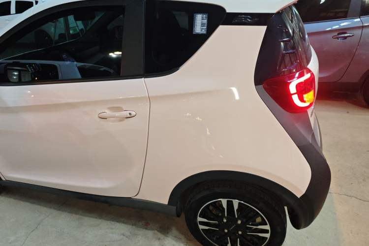Used Chery Little Ant 2022 Revised Version Sweet Pink Edition Half-Sugar Version Lithium Iron Phosphate 30.7 kWh 30 kW 301 km