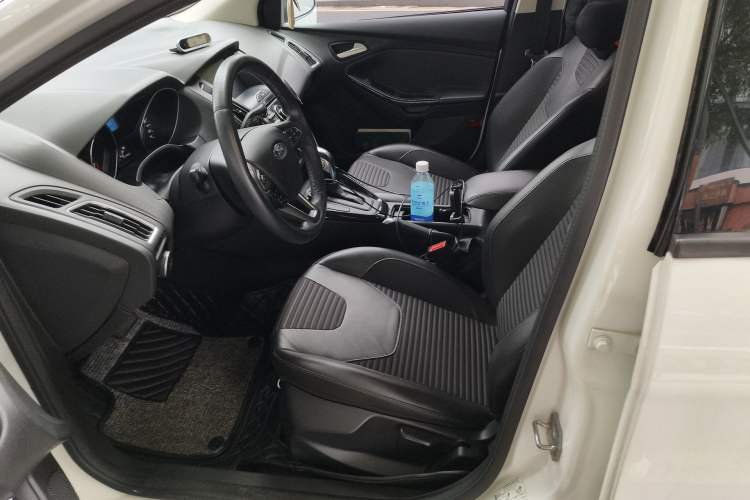 Used Ford Focus 2017 Hatchback EcoBoost 125 Automatic - Ultra-Powerful Style Edition with Smart Drive Features Left Front Seat