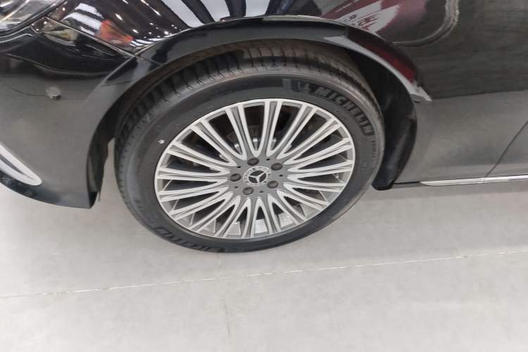 Used Mercedes-Benz E-Class 2023 E 300 L Stylish Model Left Front Wheel Hub