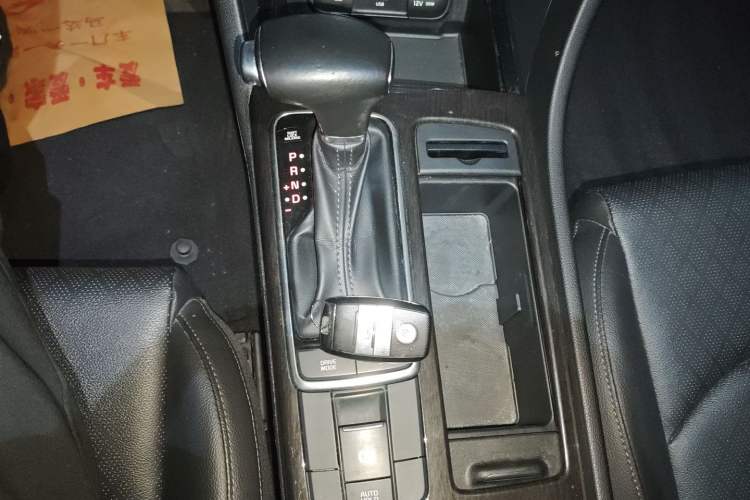 Used Kia K5 2019 Pro 1.6T Automatic Luxury Edition China V Standard Gear Lever