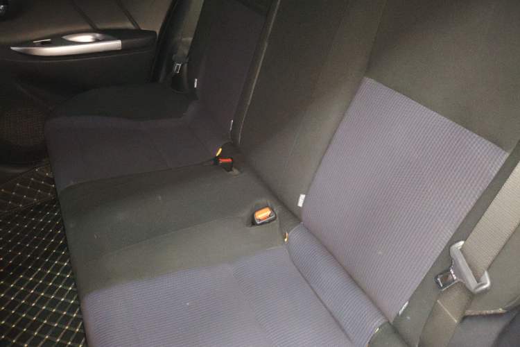 Used Toyota YARiS L Zhi Xuan 2015 1.5E Automatic Charm Edition
