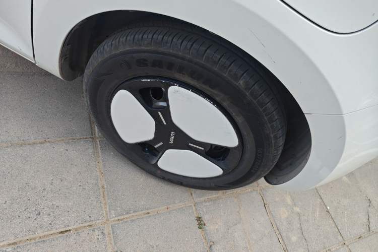 Used CHANGAN NEVO Lumin 2025 301km Honey Dew Edition Right Front Wheel Hub