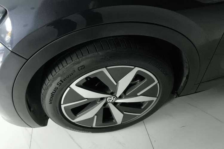 Used Volkswagen ID.4 CROZZ 2021 Long-Range Lite PRO Two-Wheel Drive Version
