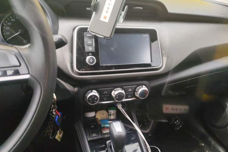 Used Nissan Kicks 2022 1.5L CVT XL Fashion Edition