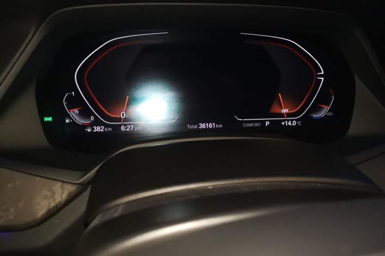 Used BMW X5 2022 Restyled xDrive 30Li Luxury Version M Sport Package Odometer Close Up