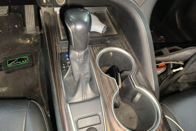Used Toyota Camry 2018 2.0G Luxury Edition Gear Lever