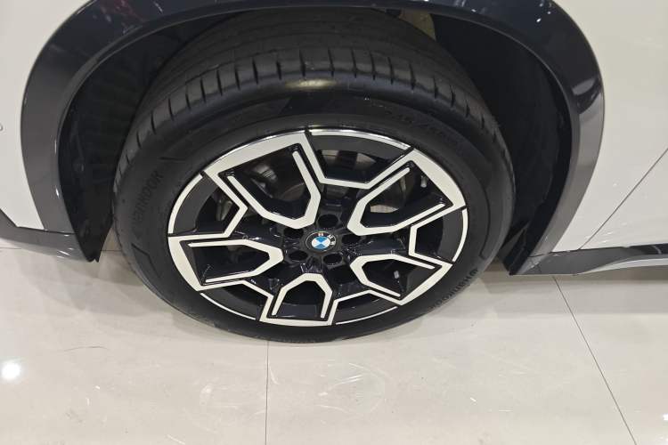 Used BMW X1 2023 sDrive25Li X Design Package Left Front Wheel Hub