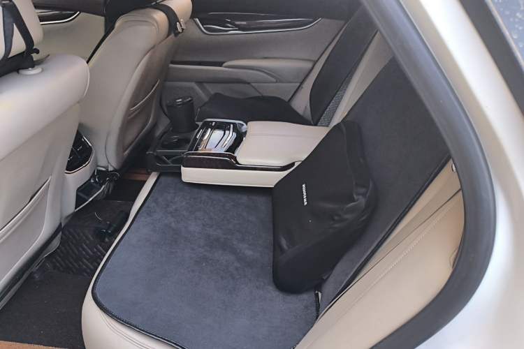 Used Cadillac XTS 2013 28T Comfort Model
