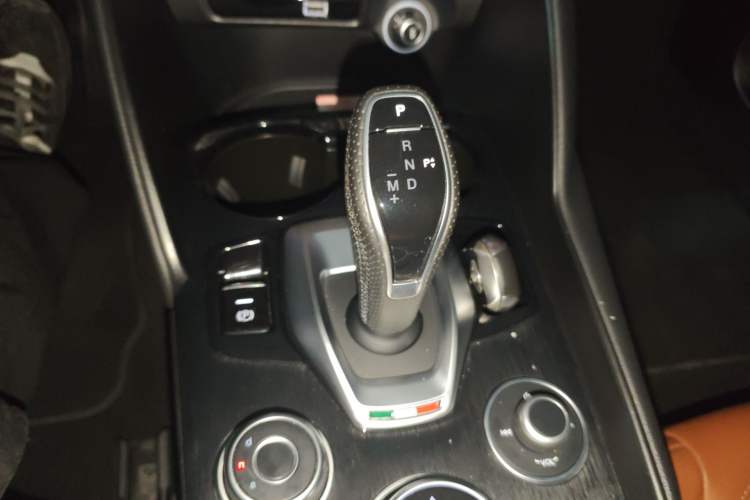 Used Alfa Romeo Giulia 2021 2.0T 280HP Luxury Edition
