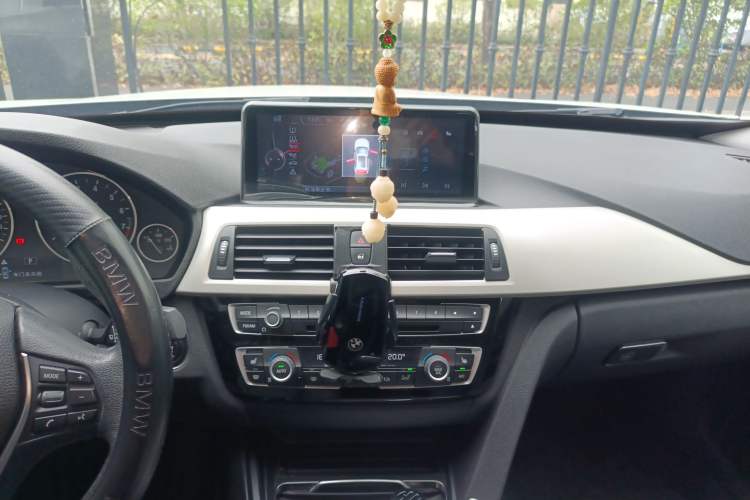 Used BMW 3 Series GT 2017 320i Sport Edition
