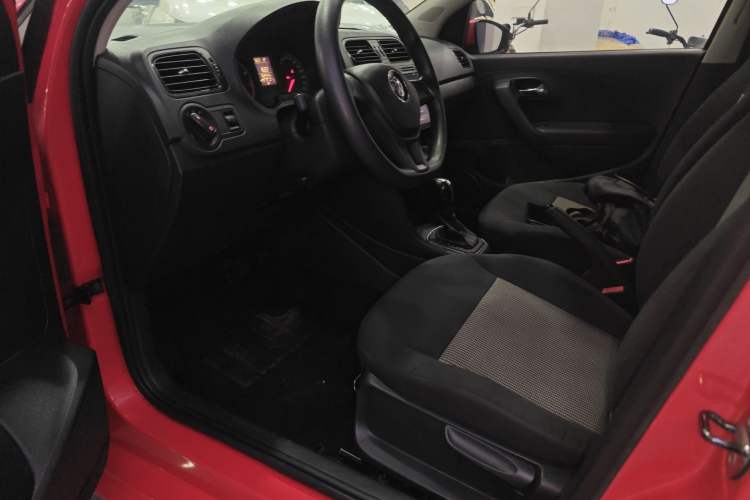 Used Volkswagen Polo 2016 1.4L Automatic Trendy Model
