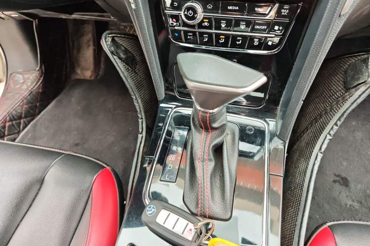 Used Venucia D60 2019 100 000 Honor 1.6L XL CVT Chenku Edition China VI Standard
