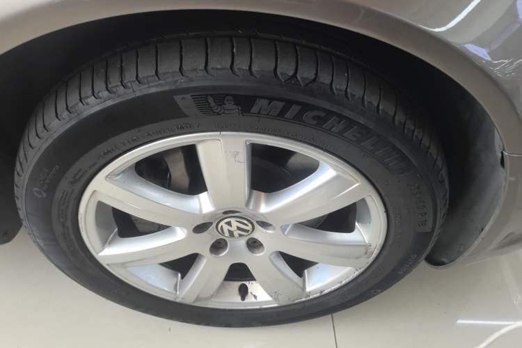 Used Volkswagen Phaeton 2011 3.6L V6 5-Seater Extended Comfort Version
