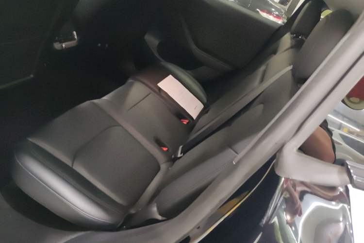 Used Tesla Model Y 2023 Rear-Wheel-Drive Version
