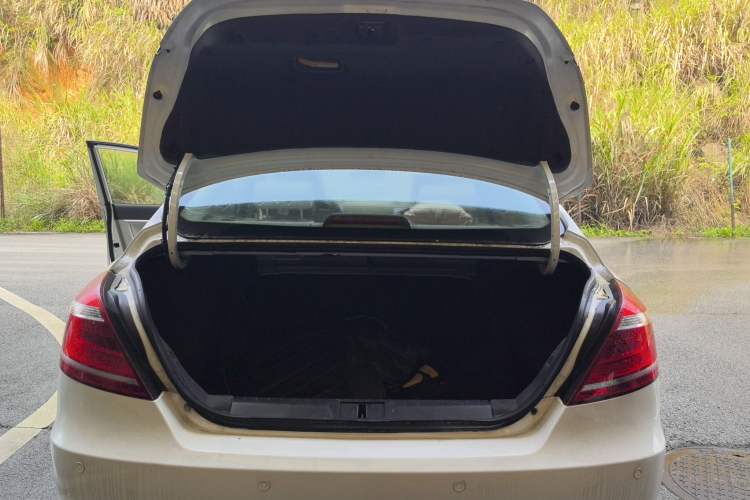 Used Geely Auto Emgrand 2014 Sedan 1.5L Manual Fashion Edition Trunk