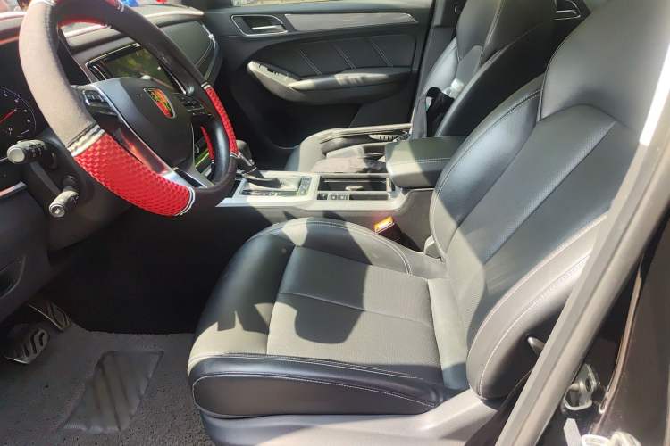 Used Roewe RX5 2016 20T Two-Wheel Drive Automatic Internet Smart Edition
