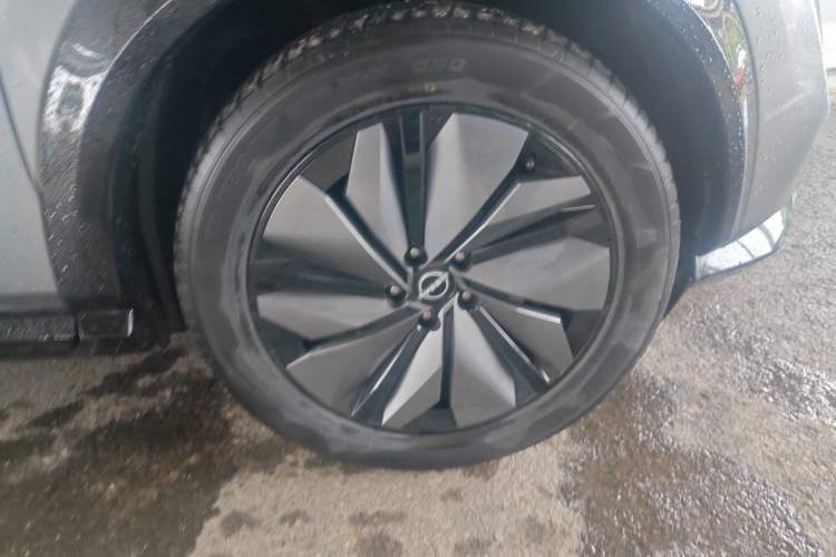 Used Nissan ARIYA 2022 Two-Wheel Drive Long Range Top-Tier Version Right Front Wheel Hub