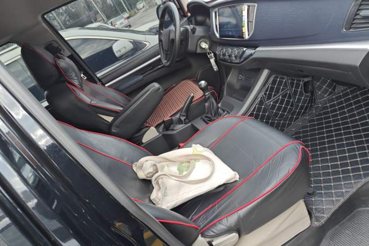 Used FORTHING Lingzhi 2022 M5L 1.6L Utility Model 7 Seats
