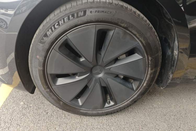 Used Tesla Model 3 2023 Long-Range All-Wheel-Drive Version