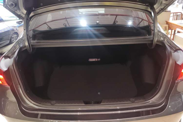 Used CHANGAN Eado 2024 PLUS Blue Whale NE 1.4T GDI DCT High-Energy Edition Trunk