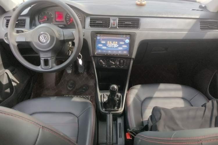 Used Volkswagen Santana 2015 1.6L Manual Fashion Edition Center Console