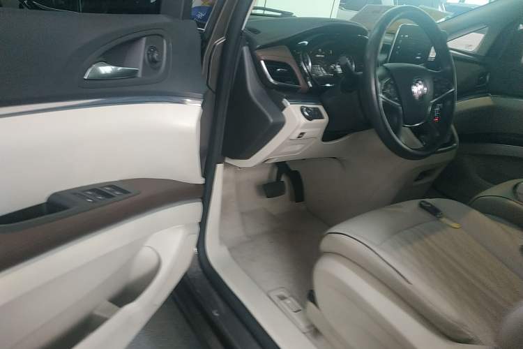 Used Buick GL8 2022 Land Business Class 652T Luxury Model