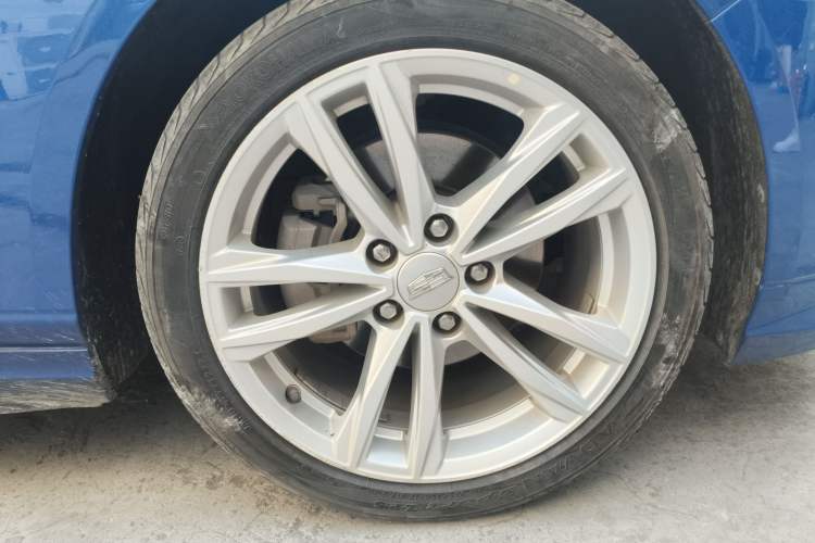 Used Cadillac CT4 2021 28T Fashion Edition Right Front Wheel Hub