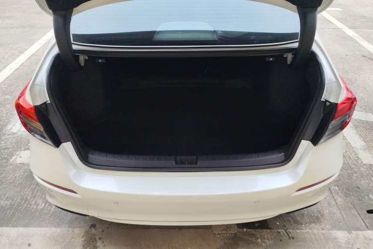 Used Honda Civic 2022 240TURBO CVT Dynamic Control Version Trunk