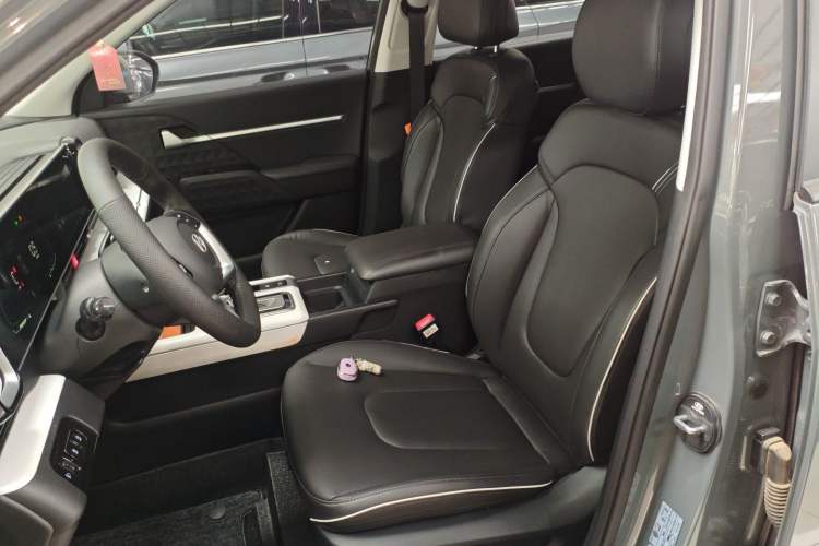 Used Hyundai ix35 2023 Musso 2.0L Deluxe Edition DLX
