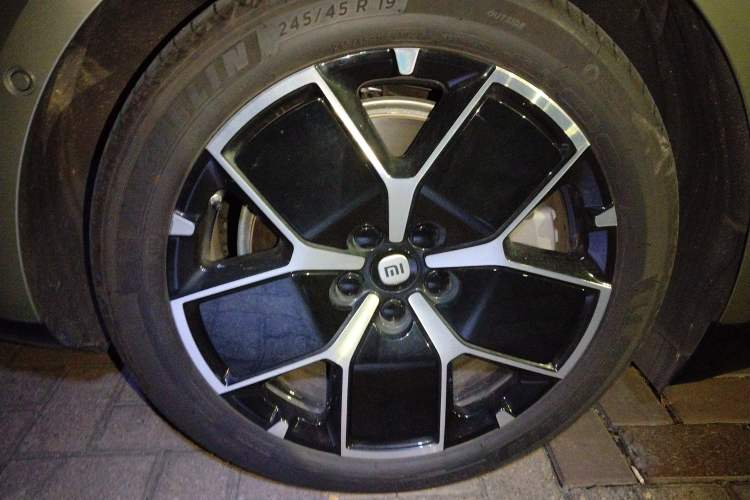 Used Xiaomi Auto SU7 2024 Rear-Drive Long-Range Intelligent Driving Version
