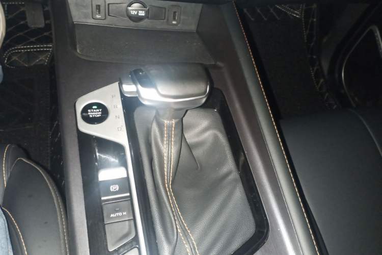 Used CHANGAN OSHAN X7 PLUS 2023 Enjoy Edition 1.5T Automatic Prestige Model Gear Lever